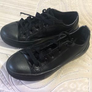 Slip resistant shoes